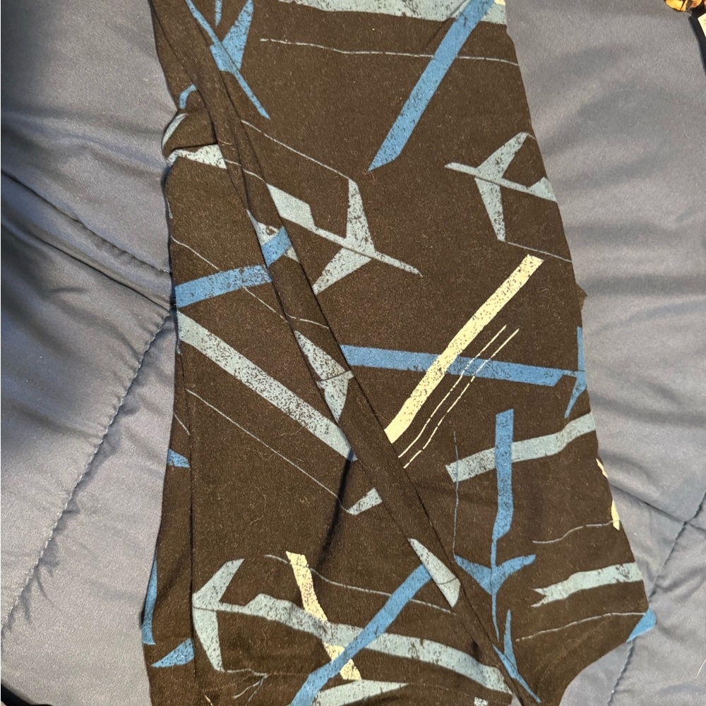LuLaRoe Black and Blue Geometric Leggings